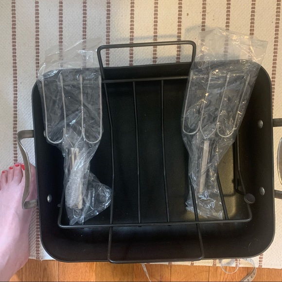 Crate & Barrel Calphalon Non Stick Roasting Pan - Perfect Condition 🍳 - Picture 11 of 14